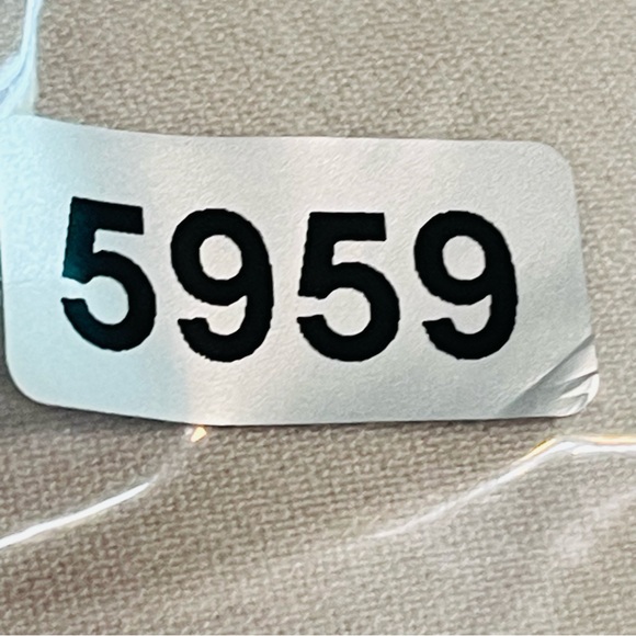 AUGUST 1 EIGHT Pull Over Box Cut Top Gray Raglan Sleeves Size Large - Picture 9 of 9